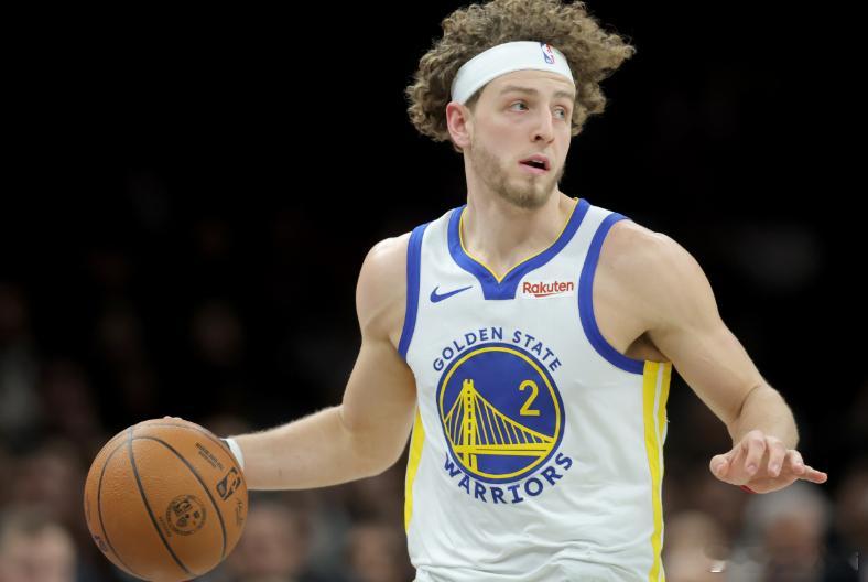 NBA常规赛，勇士半场70-66领先热火。上半场，勇士后卫波杰姆斯基出场12分钟