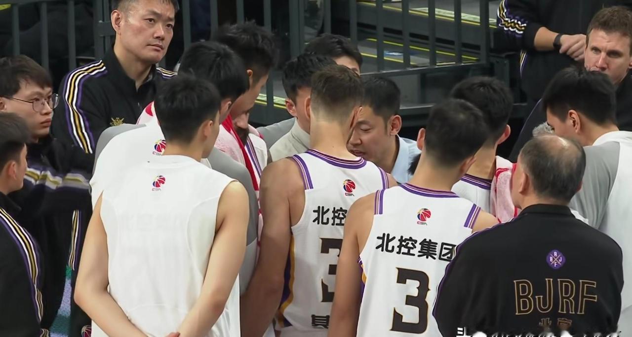 明晚见分晓！CBA常规赛进季后赛最后一张门票到底会攥在谁家手中？

眼下CBA常