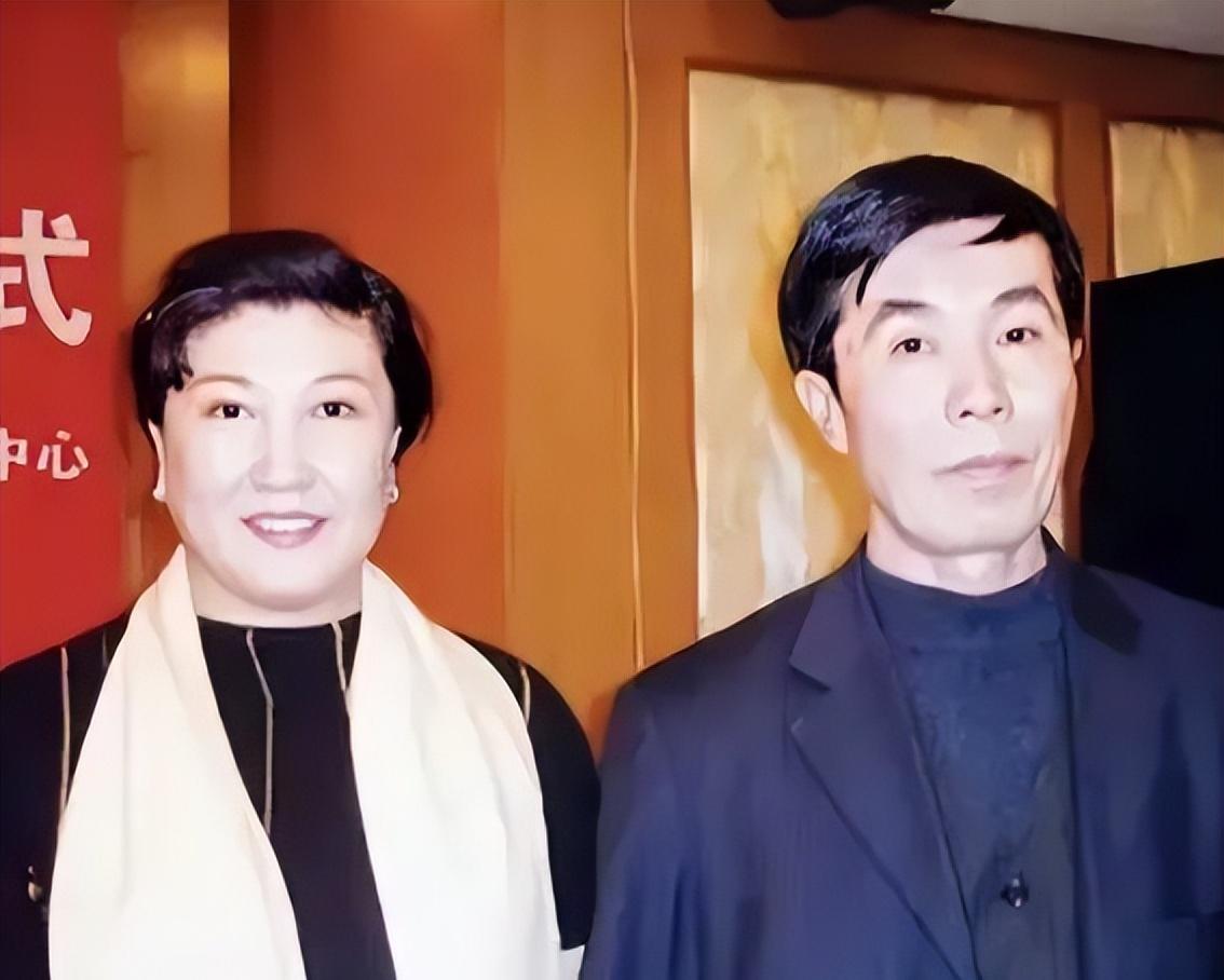 2005年，高秀敏突发疾病去世年仅46岁。

留下的七套房产和存款成了热议焦点，