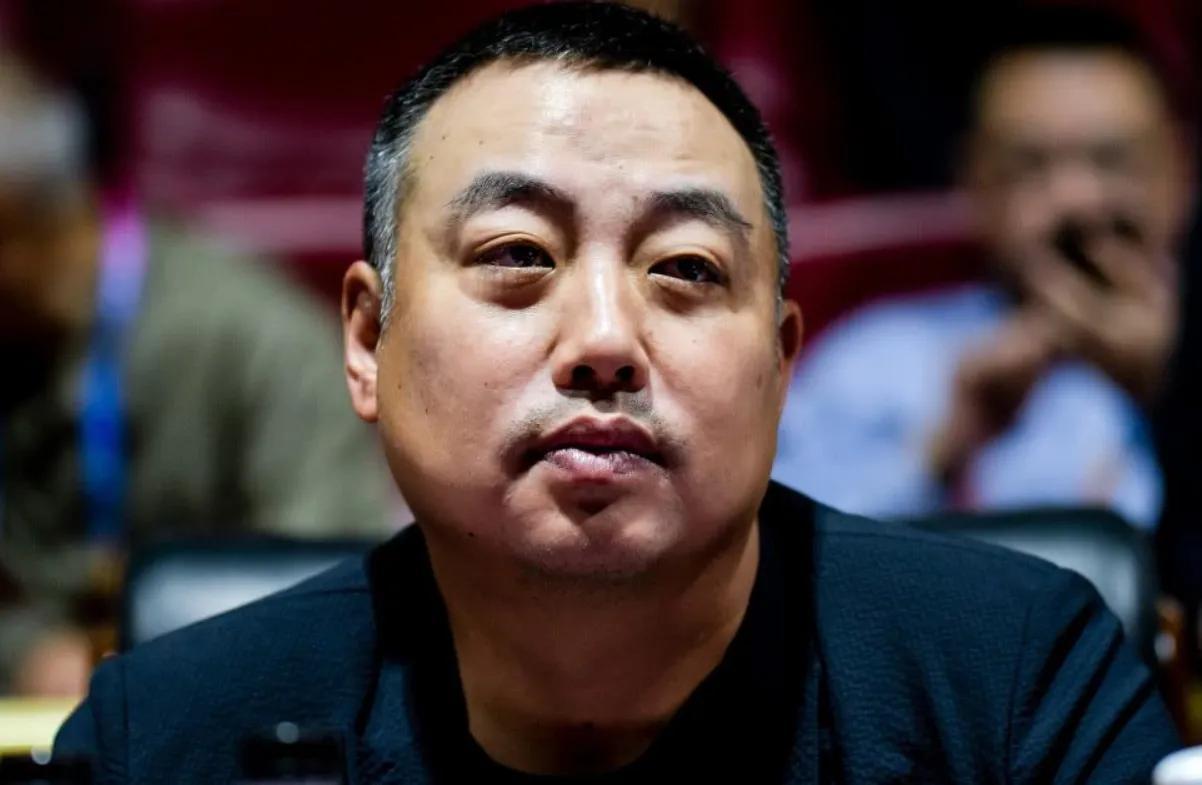 刘胖: 李指，巴黎奥运女单人选有眉目了吗？
李隼: 马老弟，女队谁上巴黎奥运女单