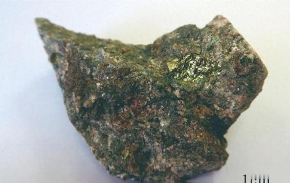 中国买矿石坚持用人民币，不再玩美元那一套了。美国让澳大利亚必须用美元卖，结果自己