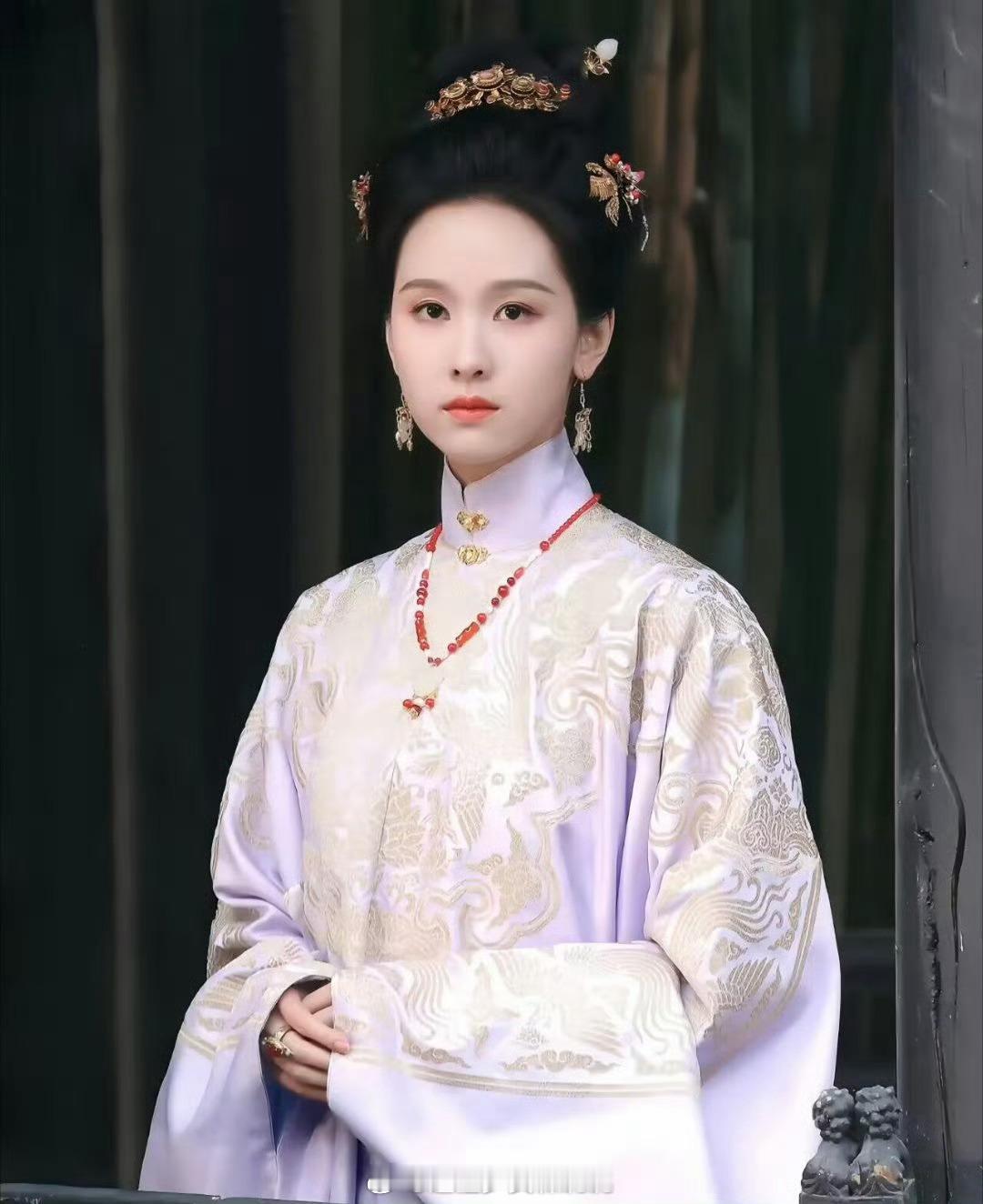 有网友说雁回时如果破不了3万，陈都灵背全锅，换别的会整活的年轻真95🌸，有这种