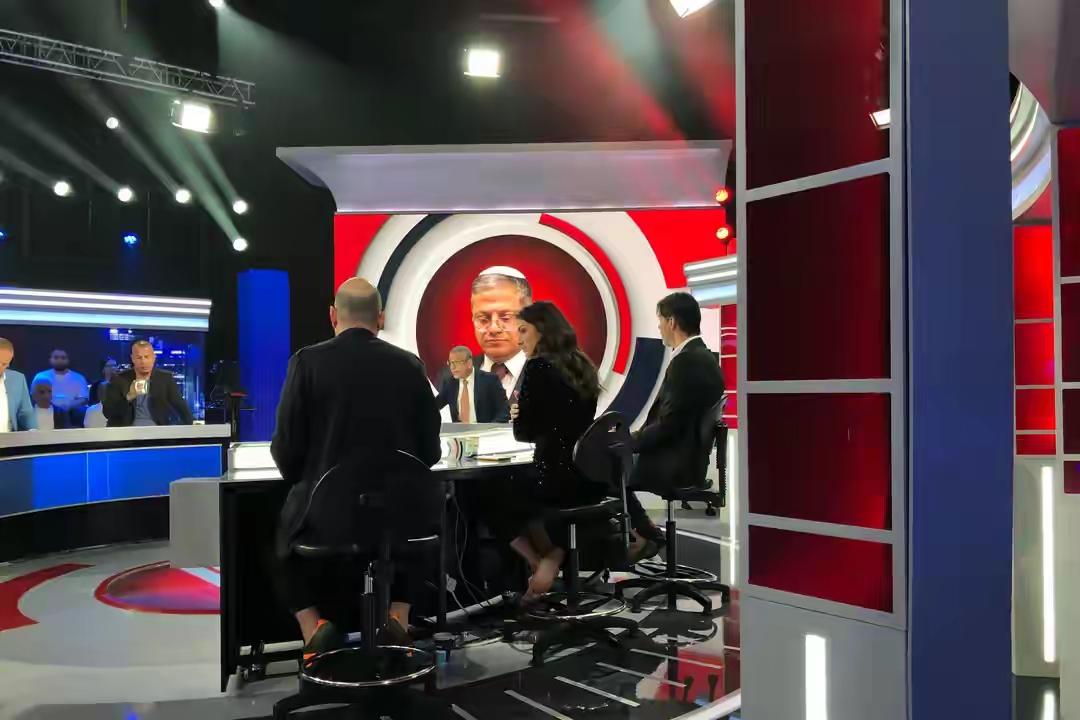 有人为乌克兰大规模打击莫斯科叫好，有人为俄罗斯大规模打击基辅叫好。实际上，都是悲