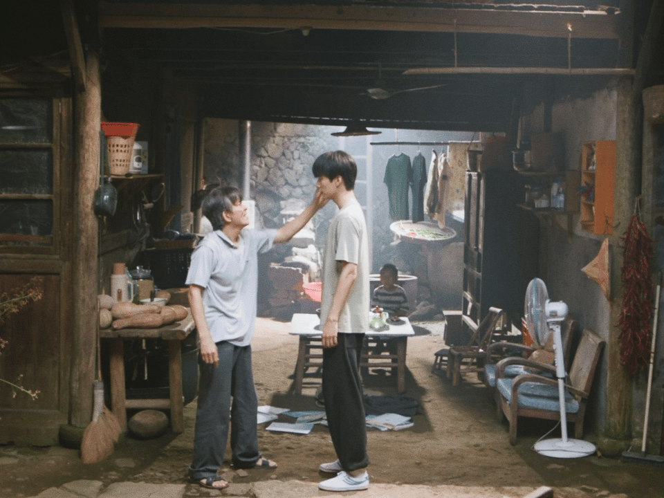 周柯宇现偶最穷的男主 看完《狙击蝴蝶》懂了：原来最苏的男主，不是开豪车住豪宅的那