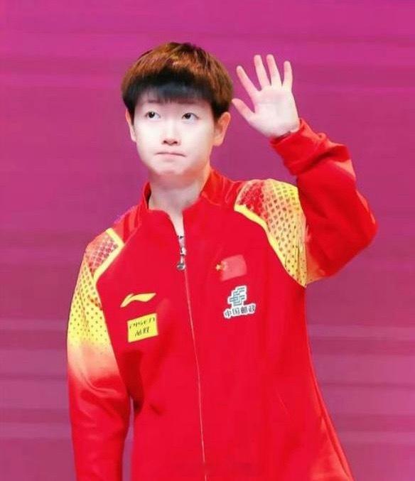 国际乒联认证！超级巨星孙颖莎 缔造世界杯三连冠传奇国际乒联（ITTF）官网正式冠