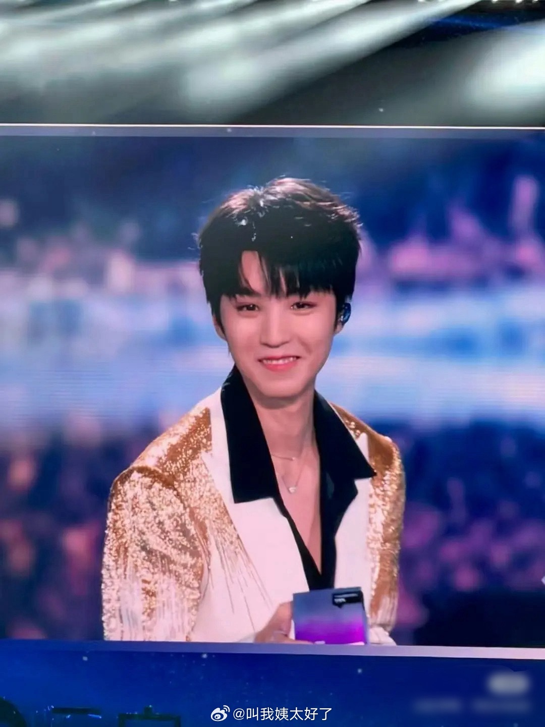 王俊凯线下活动生图，颜值还是挺能打的吧？王俊凯工作室出图