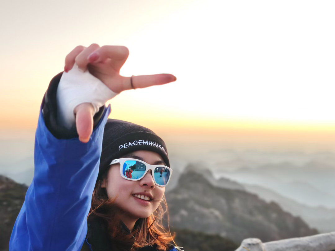 登顶前没有一个台阶是无辜的膝盖最辛苦的一集。如果这世界上有人恐台阶，那一定是去爬