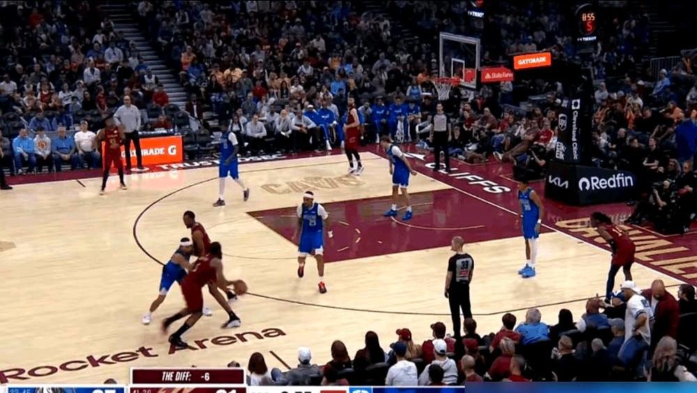 23分钟砍29分，15投12中！骑士的埃文·莫布里这是憋着一股劲啊。

12月小