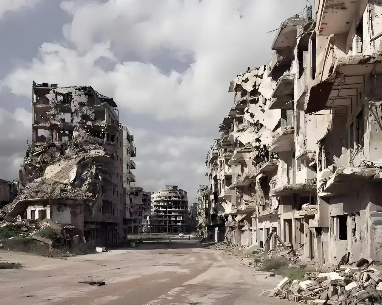 叙利亚如今的现状，很残酷，朱拉尼必须得接受现实。

俄罗斯撤了，巴沙尔跑了，以色