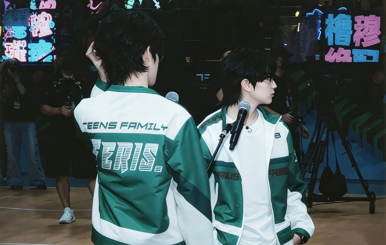 橹穆 🩵🩷橹穆【互 带互必回】欸  学长好～(｡•̀ᴗ-）☘︎ ݁˖🩵🩷