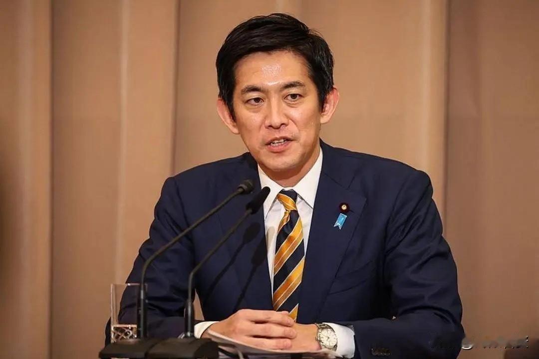 日本投降81周年，自民党把中美一起点了名！一边碰靖国神社，一边谈“铭记历史”，还
