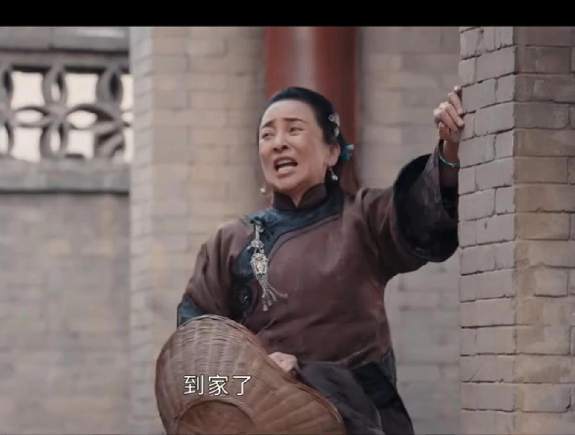 看《灼灼》这段笑翻我了。
这个恶婆婆被大儿媳“整”的，真给观众解气。
婆婆被“洋