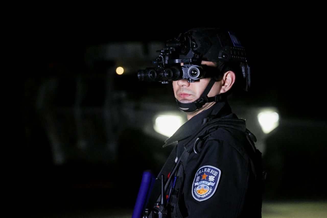 戴四眼的中国维和警察（公安部新闻传媒） ​​​