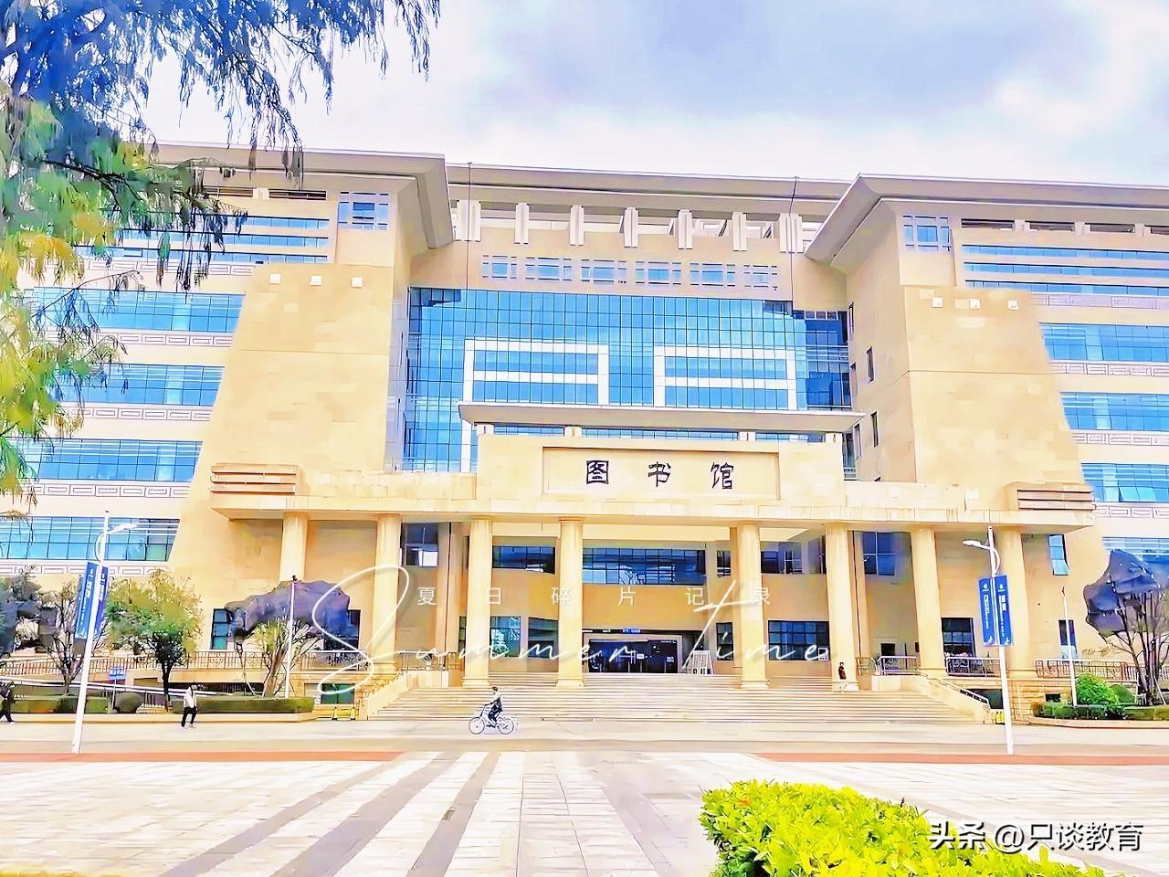 《谈谈高校教师的生存状态》
在大部分人的印象中：
大学教师是最为理想的工作了。