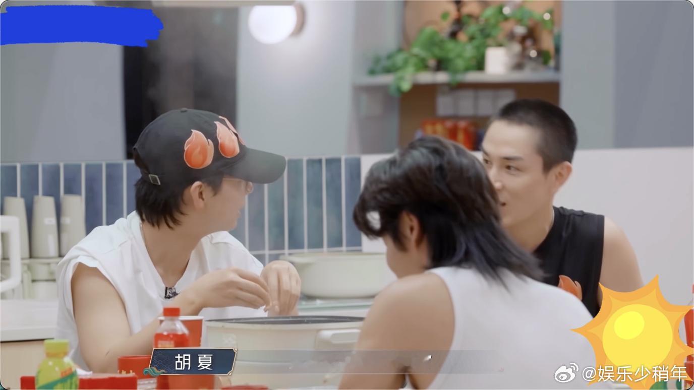 李承铉喝醉把戚薇气炸了 铉哥喝多后的反应太真实了！聚会喝大断片，第二天被戚薇拿着