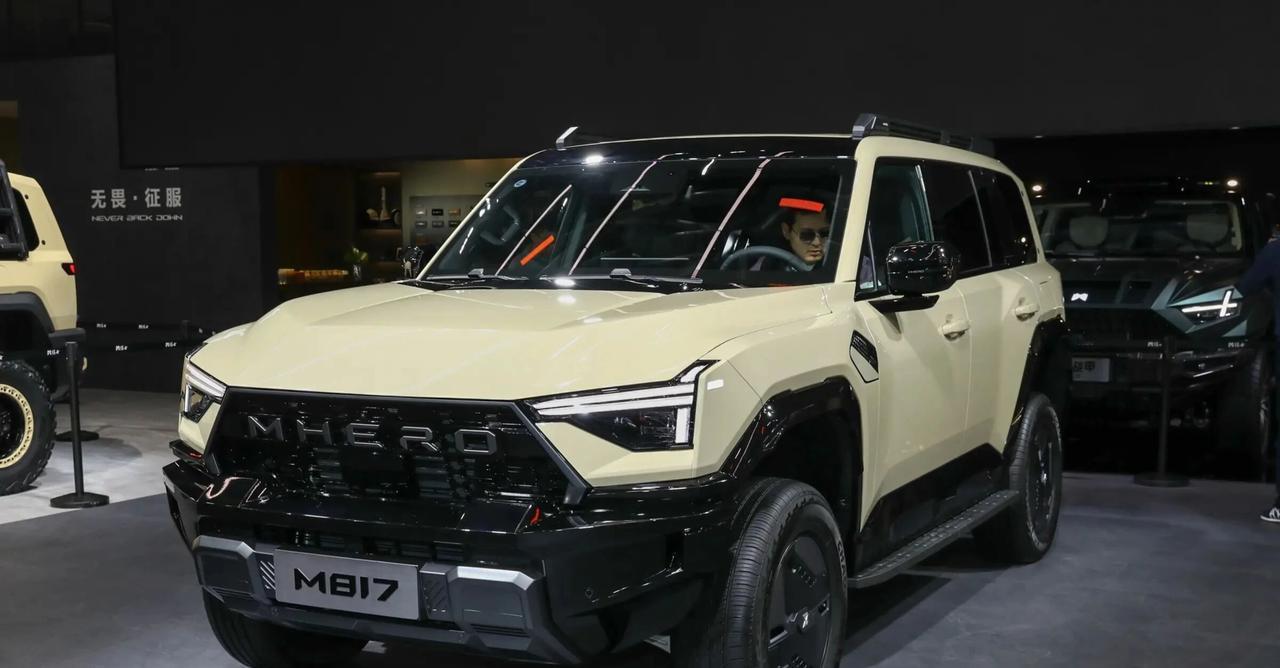 30万级硬派越野杀出“智能黑马”！华为加持+三把锁，入门版够香吗？说到东风猛士，