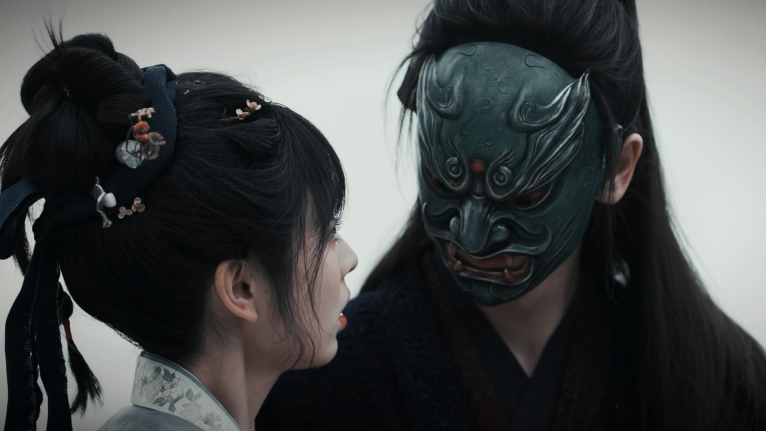 我晕。。这段简直一气呵成。。。逐玉神级镜头+1。。。 