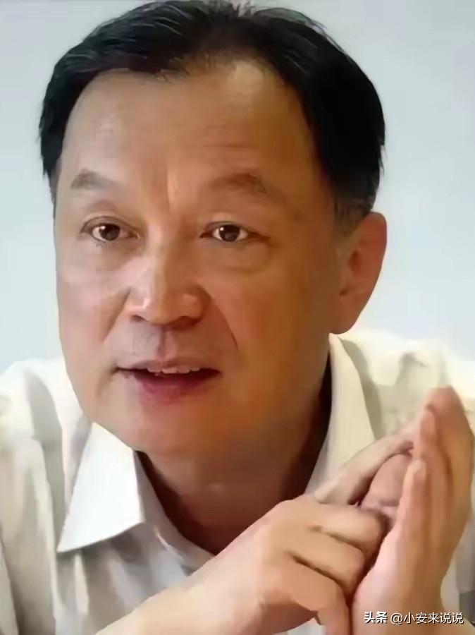 温铁军直言不讳：美国早已把中国的两层外衣狠狠撕掉，可直到今天，国内还有人执迷不悟