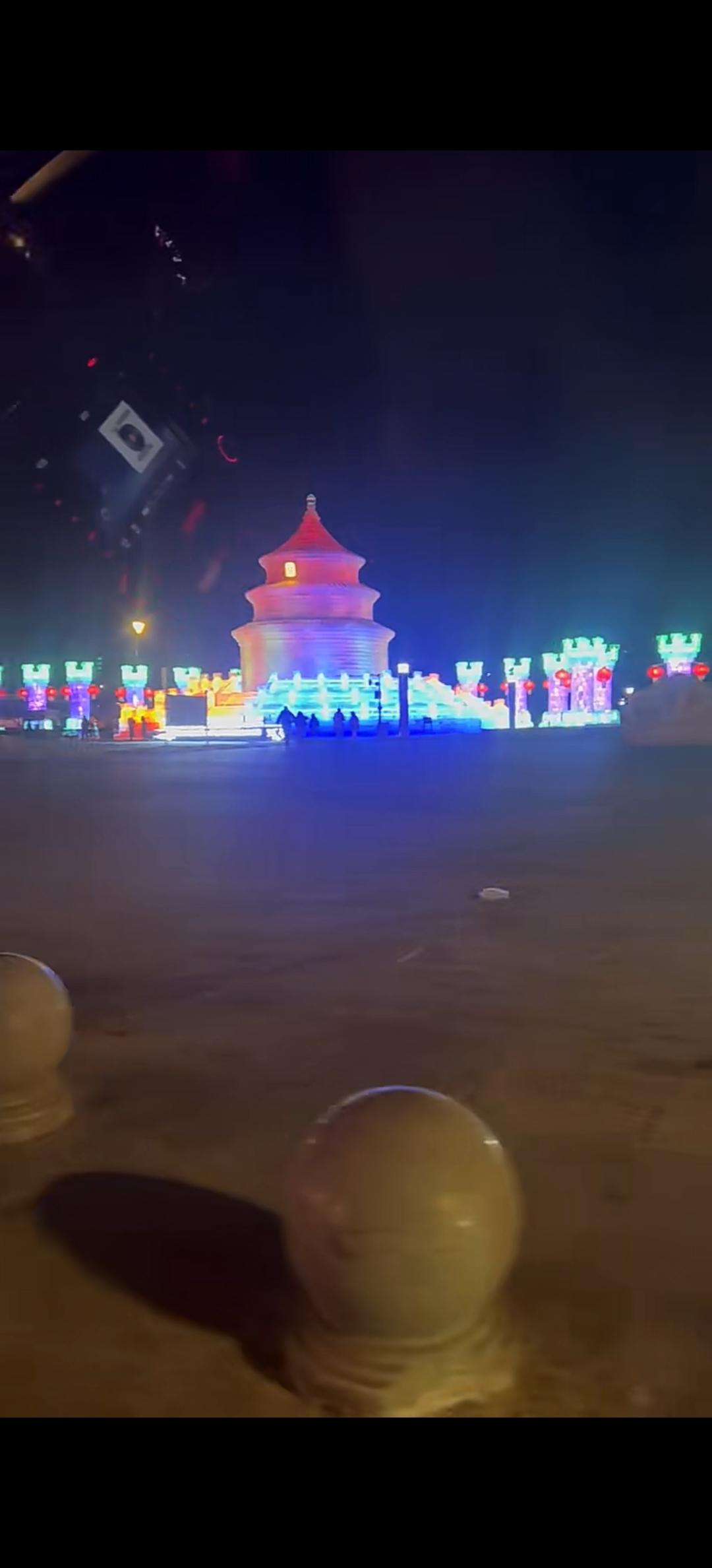 每周一班车提前10分钟，今天出来有点晚了，到地铁站时是6点零六分了，6点零九分开