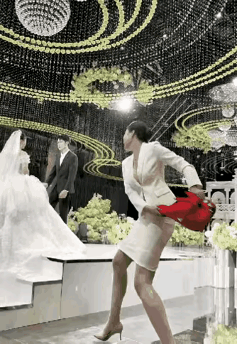 现在婚礼上“天女散花”如何消费？大家有知道的吗？还是包含在婚庆公司的全部费用里了