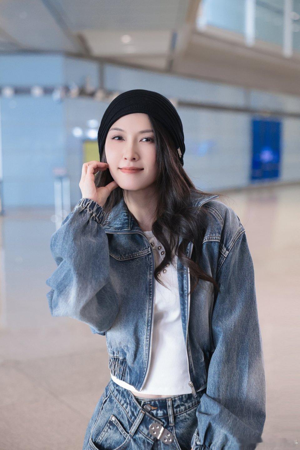 徐洁儿 被姐姐之间的温柔情谊戳中，用心备好生日浪漫，一路相伴，自在乘风，万事皆甜