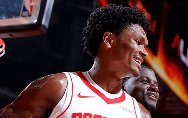 准三双！阿门全场12投6中，三分1中1得到17分9篮板8助攻


11月02日讯