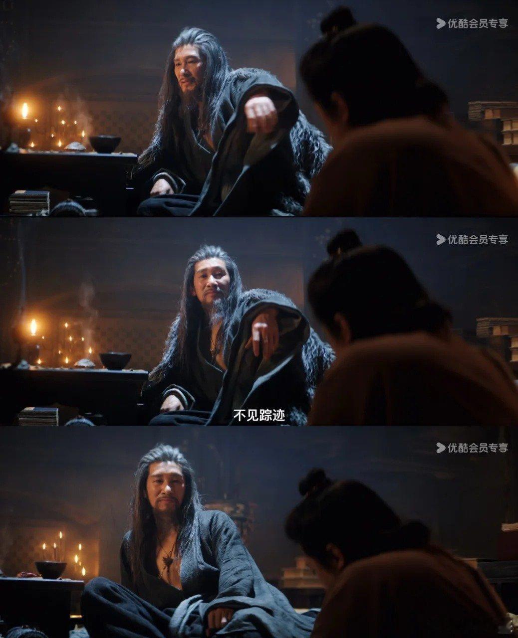 这胸肌你说是王劲松的王劲松新剧名场面绝了！敞衣露胸肌超惊喜，神秘人牢中算卦藏深意