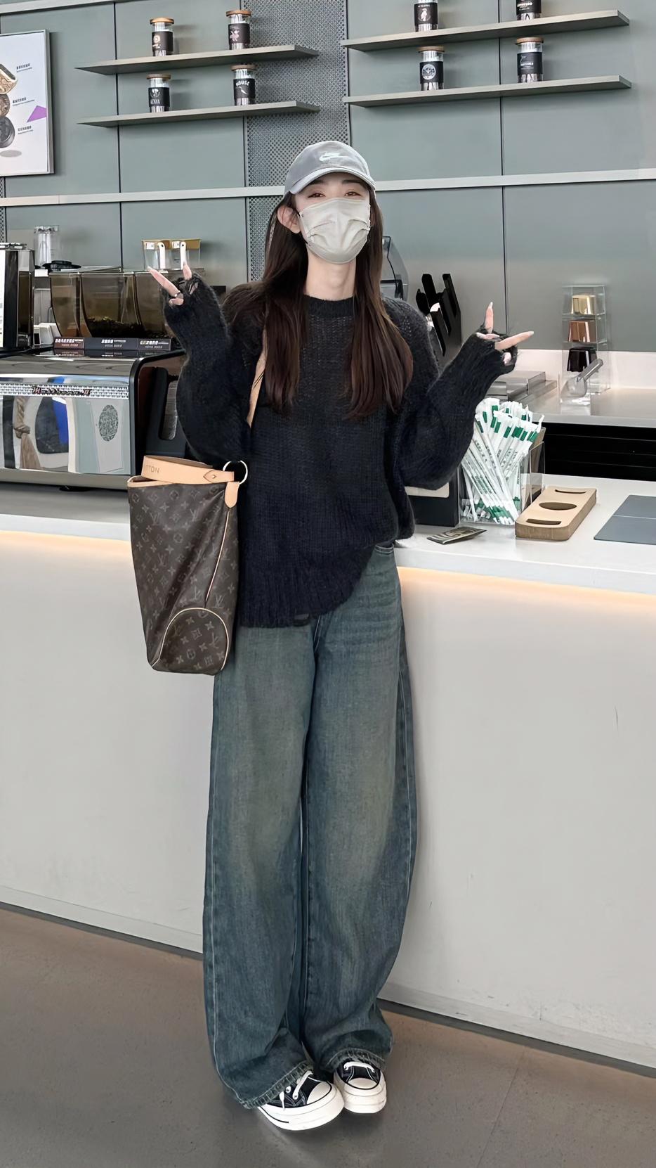 毫不费力打开初秋穿搭。