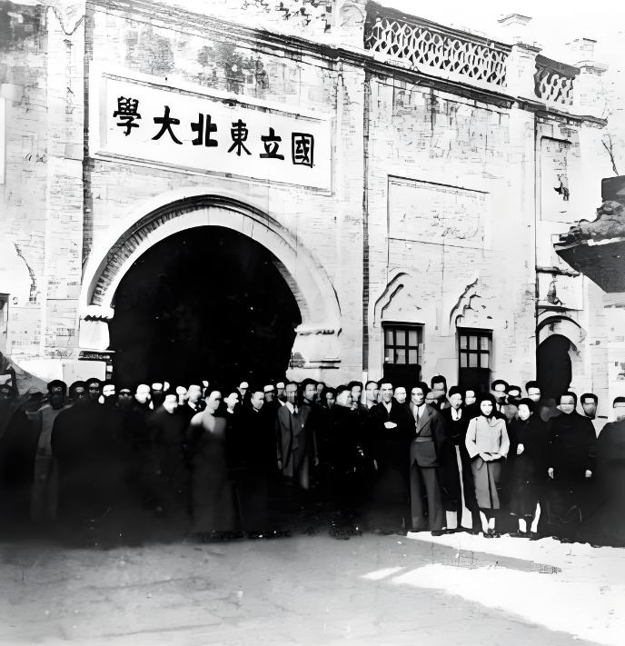 1967年，香港中学毕业会考出一道考题："何谓'九一八'？"居然有学生作答："九