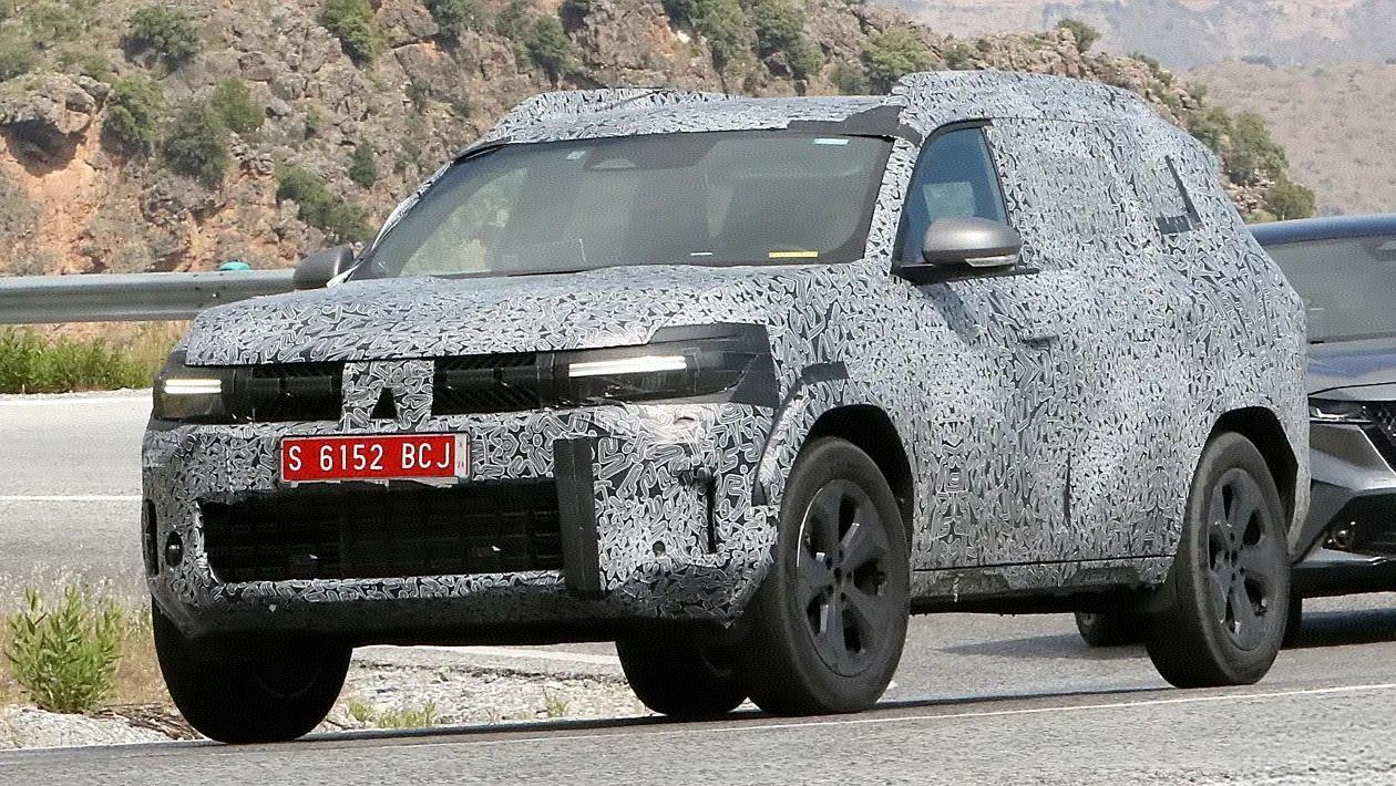 【预计巴黎车展首发 定位紧凑型SUV 达契亚Bigster谍照曝光】日前，网络上