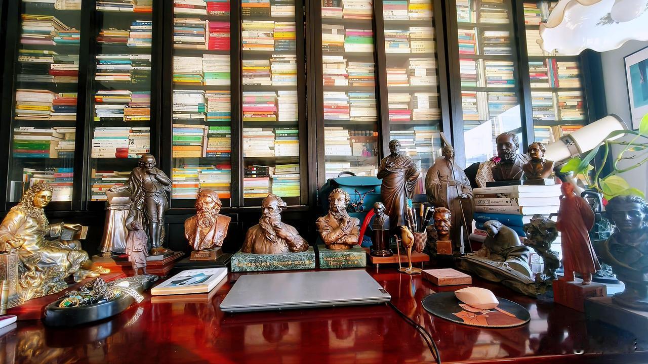 快马不必飞蹄，地球已偷偷加速。慢者生。