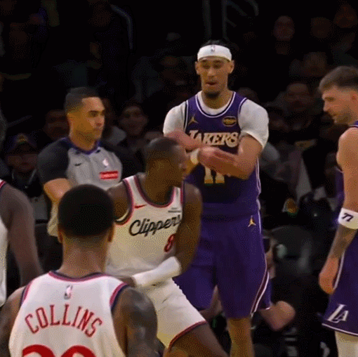 邓恩打到海斯的脸了 