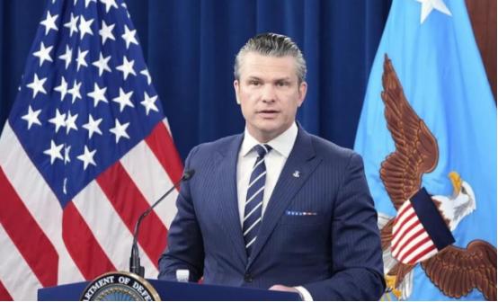 美国战争部长赫格塞思翻车了：谎报伤亡被捅出来，现在连他自己都怕被炒鱿鱼。
 
打