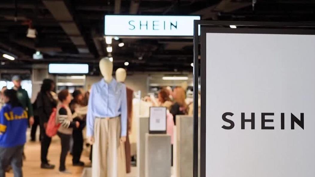 Shein终于要在香港上市了，但估值已经从云端落回地面。
8月23日，Shein