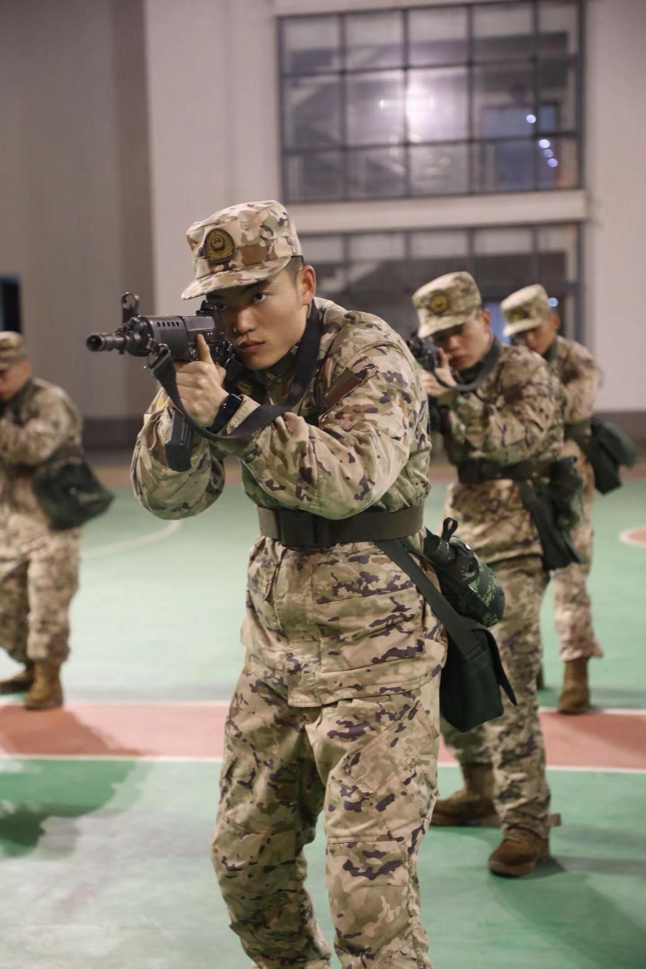 又回忆上了怀念军旅生涯