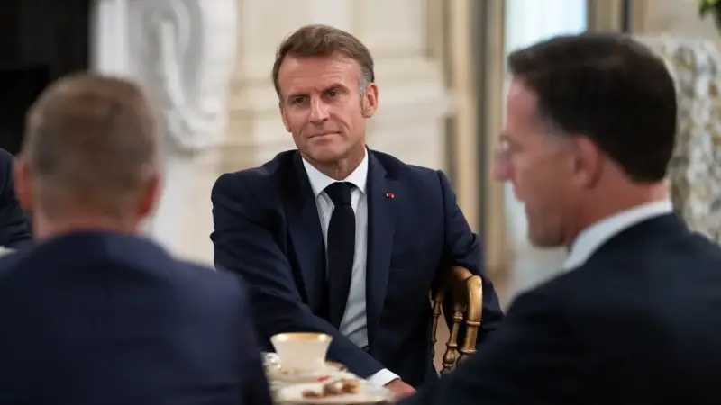 中东局势美伊以冲突 八个欧盟国家要求马克龙在其领土部署核武器据北约秘书长马克·吕