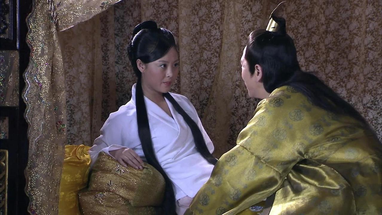 一天，太平公主的贴身丫鬟有几个肚子大了，经常呕吐，出现了明显的妊娠迹象。武则天察