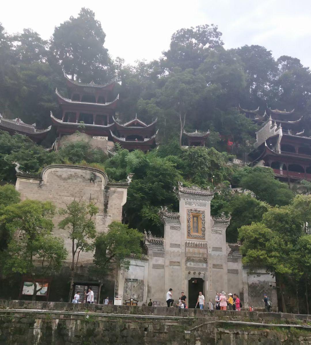 镇远古镇，是贵州免费5A级景区，被誉为“东方威尼斯”。
它位于贵州省黔东南苗族侗