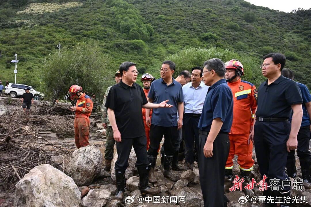 甘肃省委书记省长赶赴山洪现场一、伤亡数字为何从“3人”更新为“10人”？起初，央