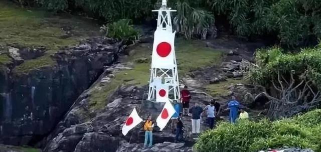 既然钓鱼岛是中国的，应该去拆除了小日本的灯塔，并且直接驻军。既然台湾是中国的，以