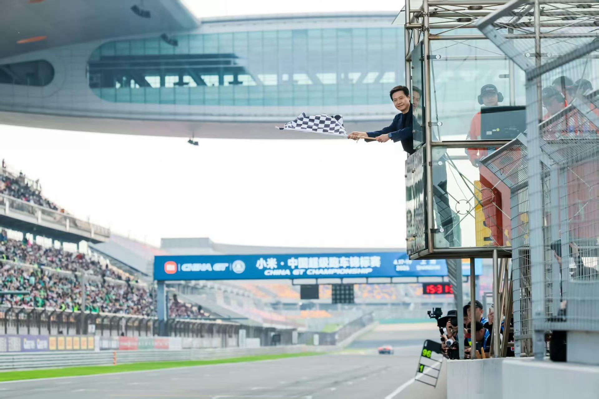 千亿总裁亲自摇旗小米汽车雷军