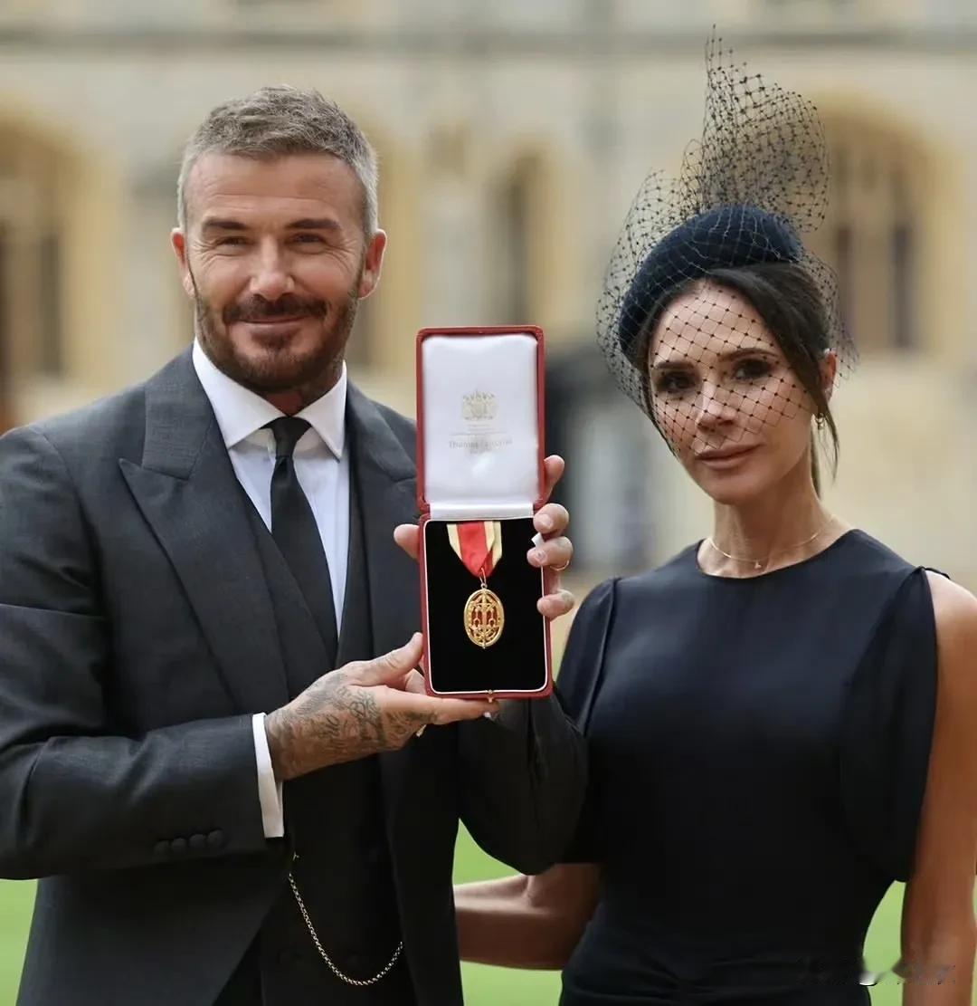 维多利亚很有自己的想法，她和贝克汉姆的结合确实是1+1大于2，当年足球明星多了去