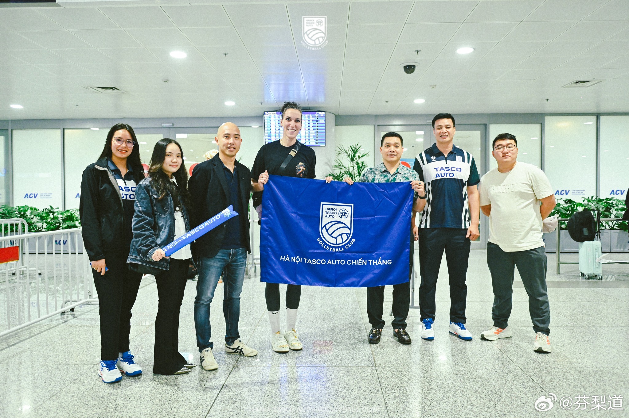 国际排坛动态河南双汇女排河南女排的外援伊万娜已经抵达越南，她加盟的是河内 Tas