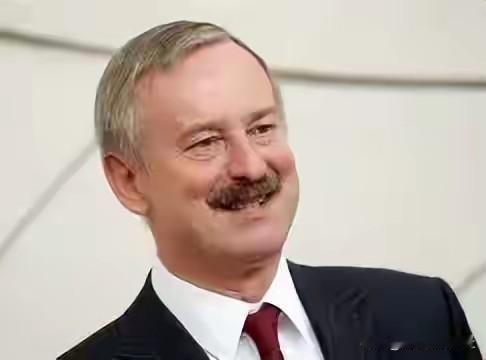 老卡拉斯走了！

说实话，对于一个欧洲老政客的离世，本来就没有太多的关注度，只是