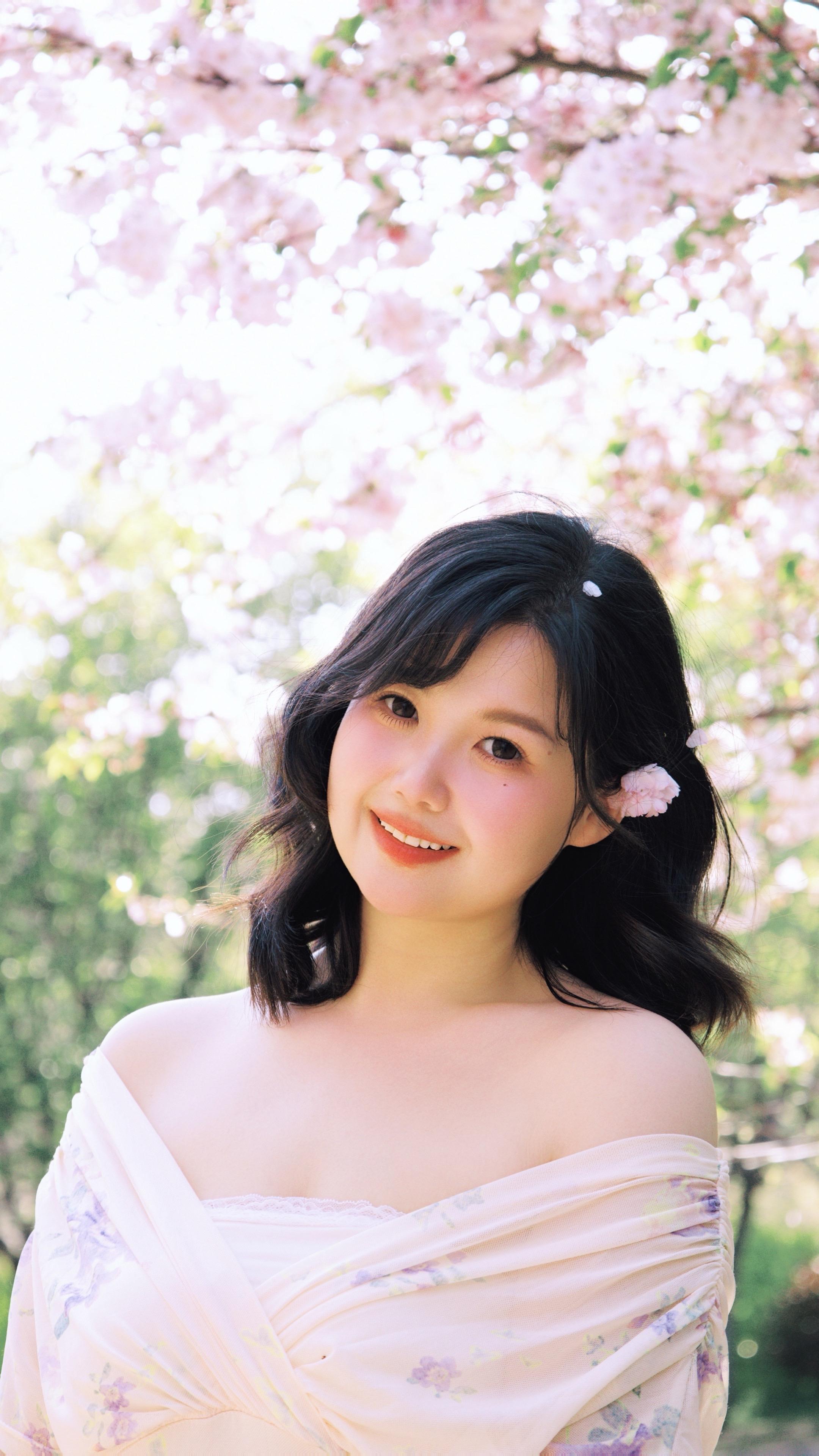 “像花一样往春天里赶。”
