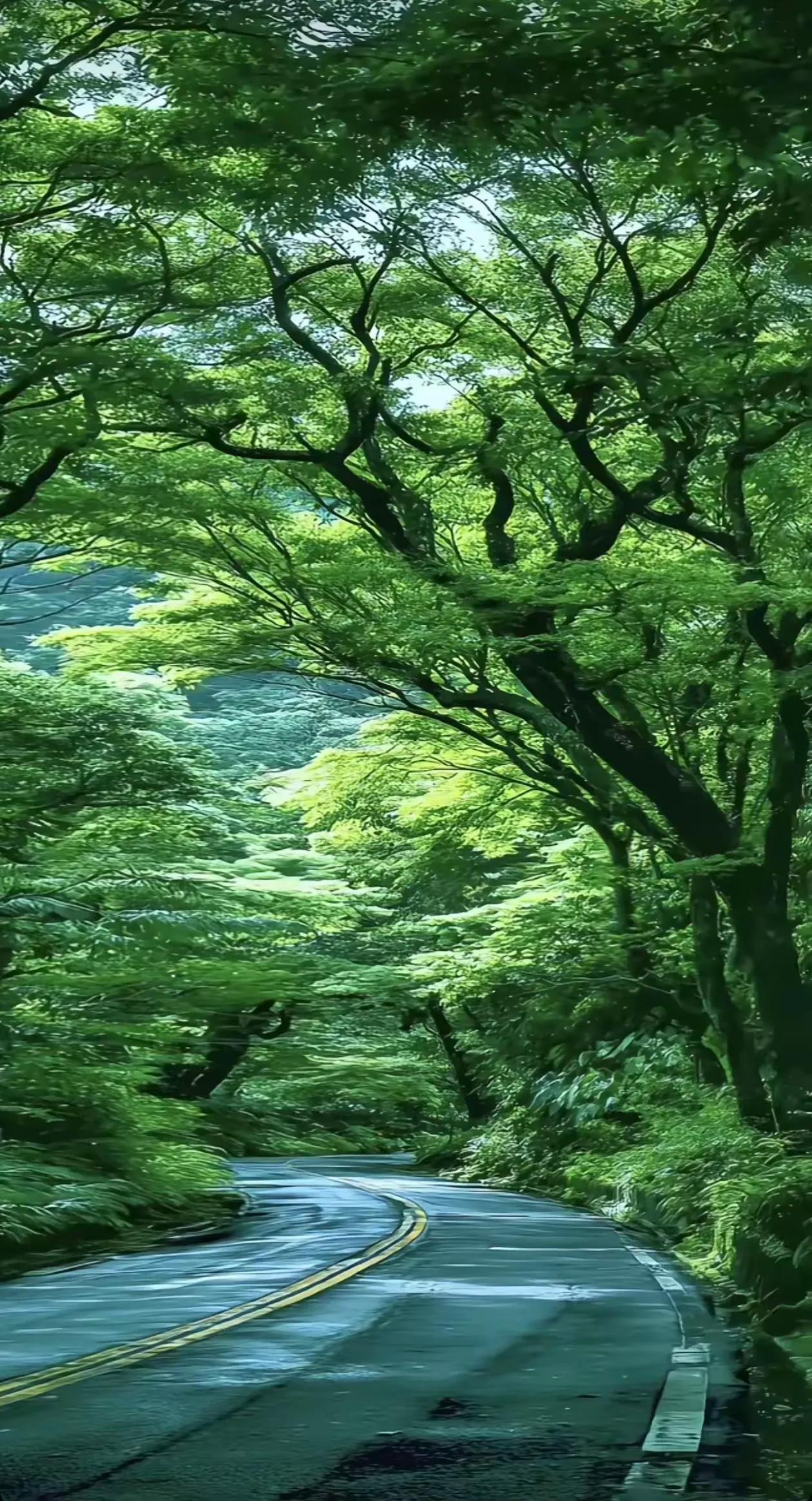 一位牛人说：
“你只要租着房子可以睡觉，饭吃饱就行了，住破房子也没关系，睡好觉，