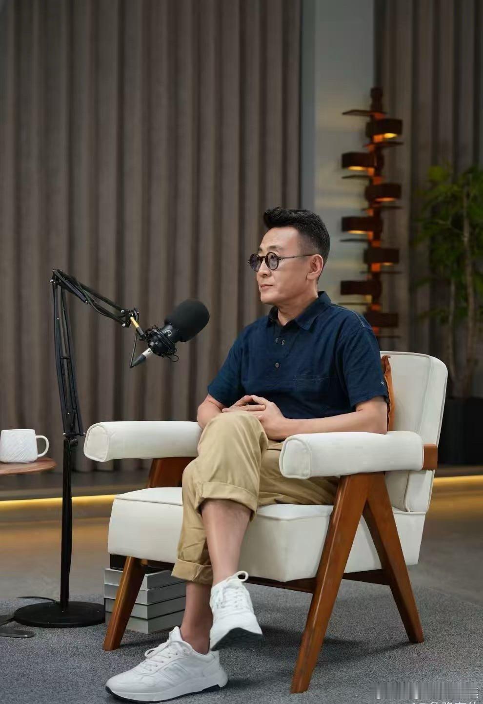 鲁豫 领养窦文涛不是所有友情都能经得住三十年考验，更不是所有老友都敢开 “领养”