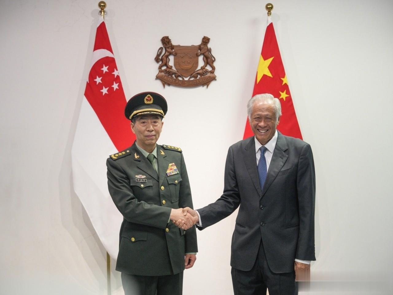 新加坡作为相对亲美、中立国家，中国借此可以打开局面

中国跟新加坡设热线军事意义
