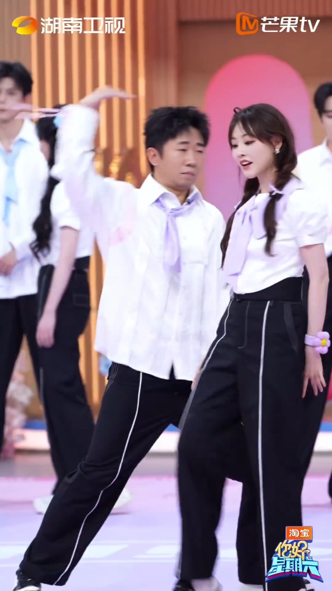 祝绪丹美自己的根本没有在管杨迪祝绪丹与杨迪双人热舞《SexyBack》反差感拉满