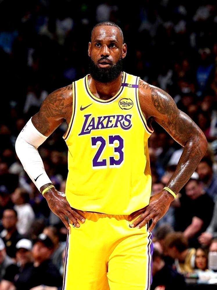 41岁砍2.3万分，湖人只给他8年
 
8个赛季，勒布朗在湖人刷出22800分。